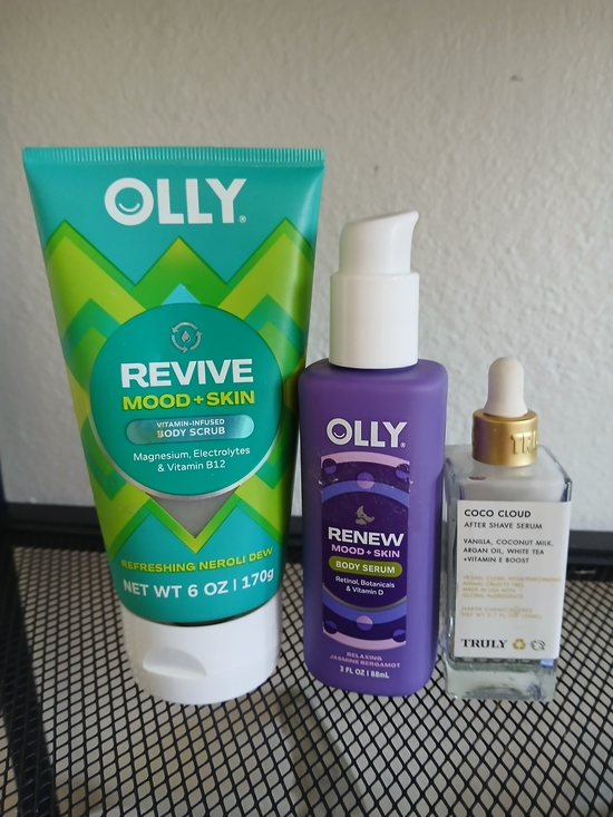 Olly Other - Revive Mood + Skin Body Scrub - Refreshing Neroli Dew (Green)